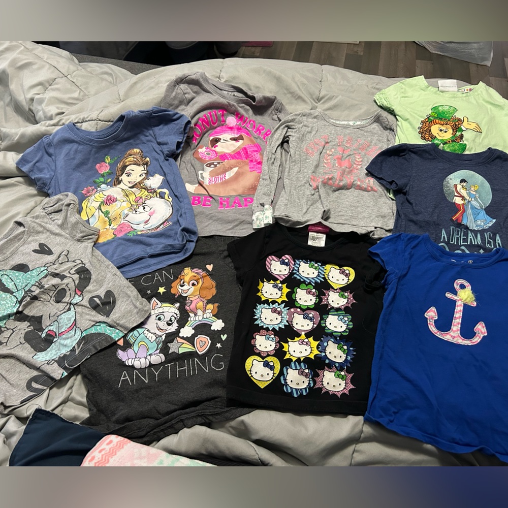Girls 4t tees and Capri